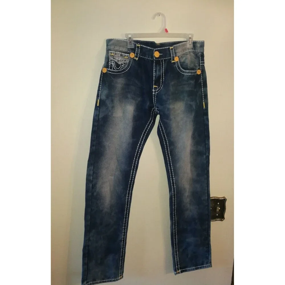 New with tags True Religion Billy Big T 78 Urban Cow 24-5030MBT2 Jeans Size 34